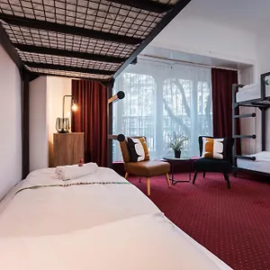 Maverick Downtown Hostel